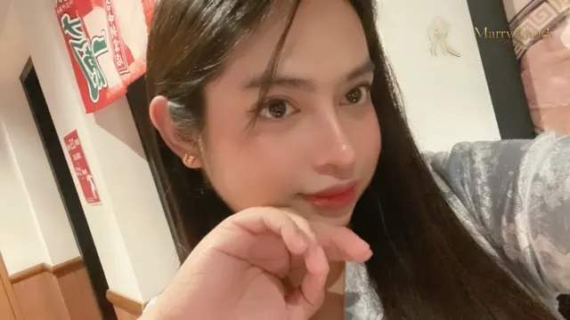 Mae, 27