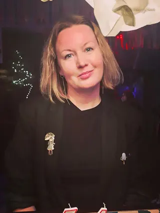 ELENA, 44