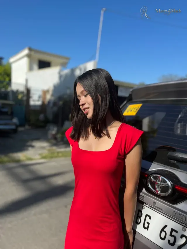 Mae, 23