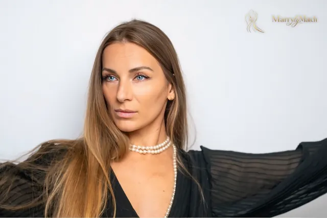 Julia, 40
