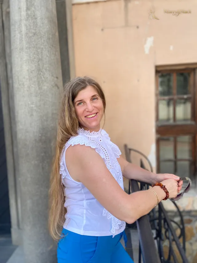 Natalia, 51