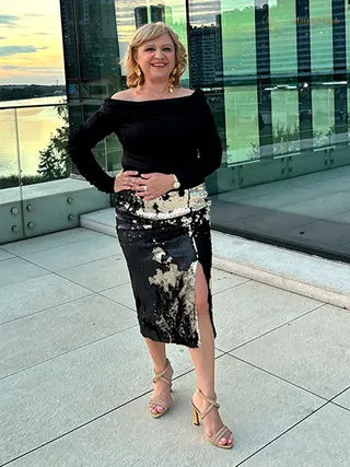 LARISA, 52