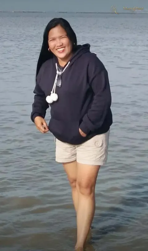 Raquel, 48