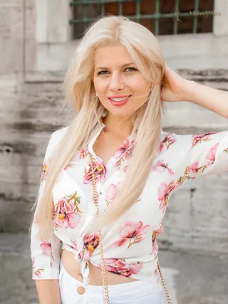 IRINA, 42