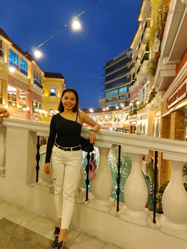 Jocelyn, 29