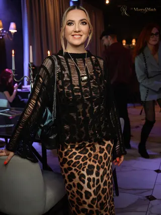 LYUBOV, 43