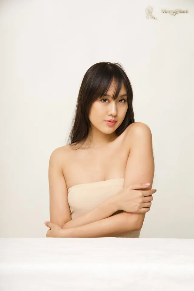 Francesca, 25