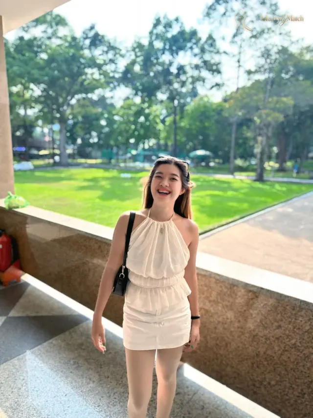 Mae, 24