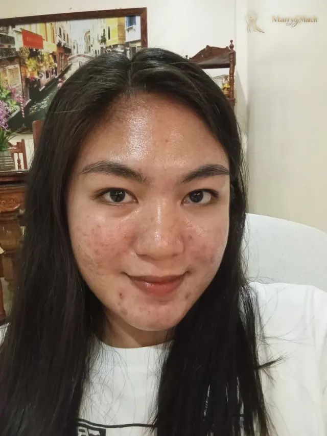 Nicole, 24