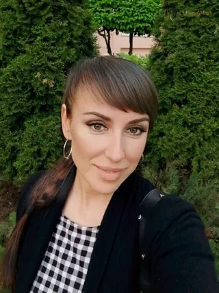 ELENA, 48