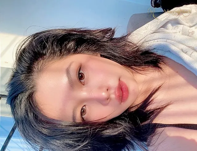 Chin, 29