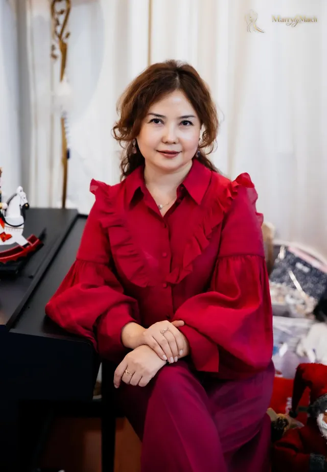 Laura, 46