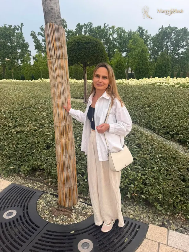 Oksana, 57