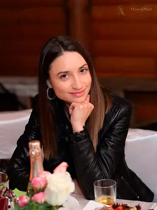 Another photo of VERONIKA