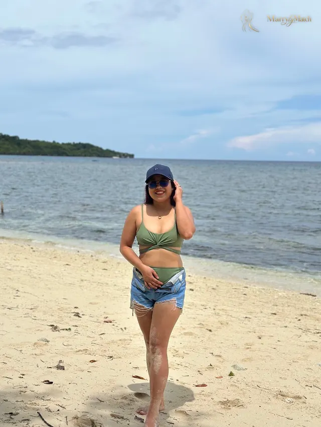 Another photo of Mariz