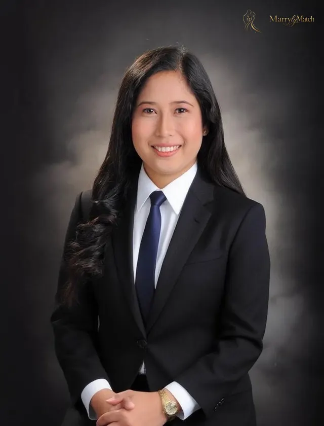 Another photo of Mariz