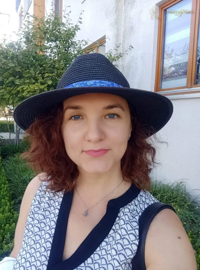 Svetlana, 44