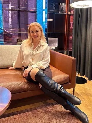 Another photo of YULIYA