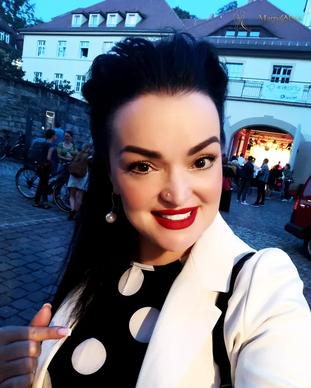 Alla, 49