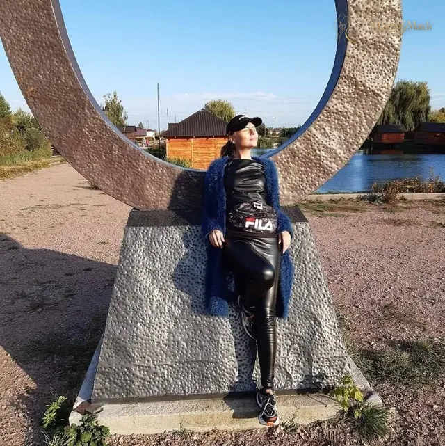 Another photo of Yuliia