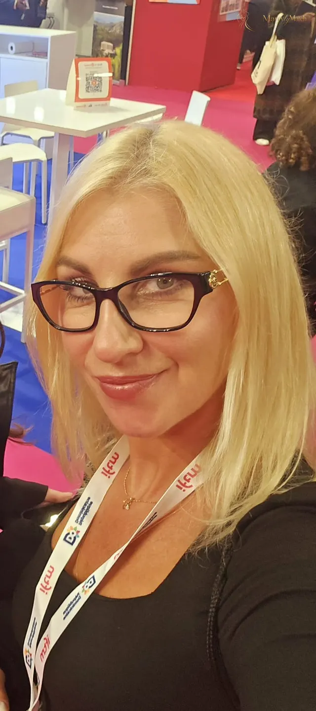 Oksana, 43