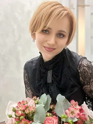 Another photo of GALINA
