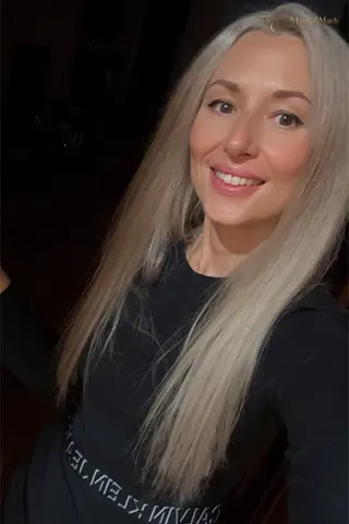 YULIYA, 43