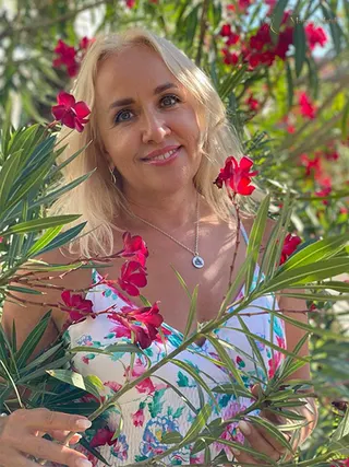 ELENA, 55