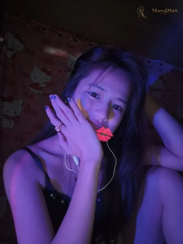 Adelyn, 19