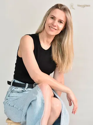 NATALIYA, 43