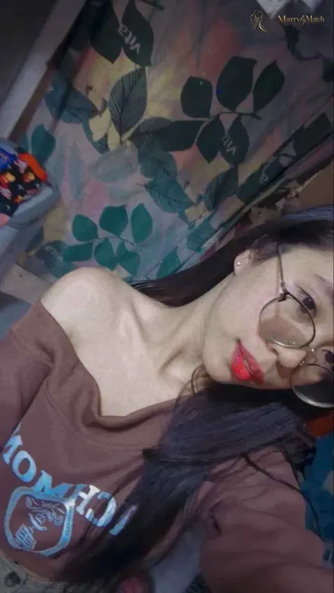 Christine, 24