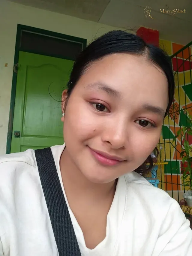 Shannah Abegail, 20