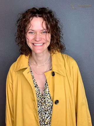 ANNA, 38