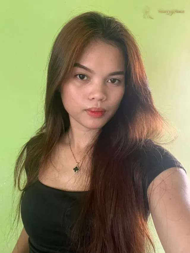 Jamie, 23