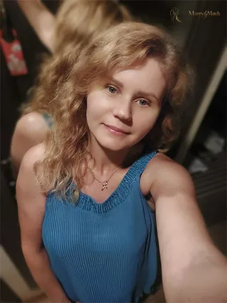 OLYA, 40