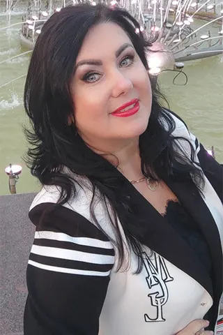 OKSANA, 56