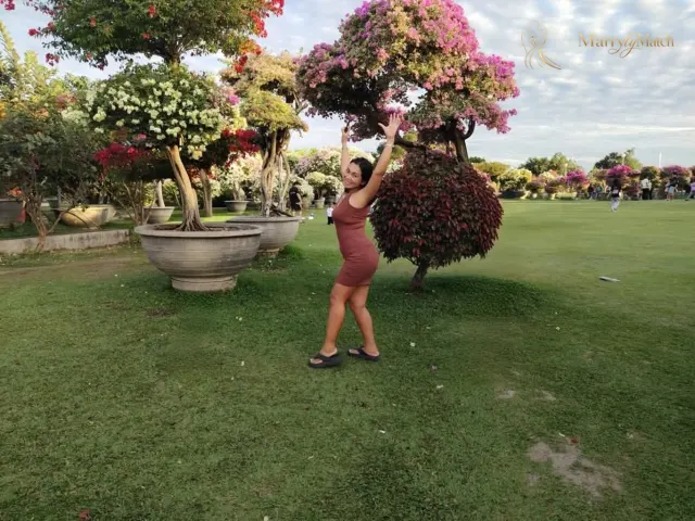 Another photo of Raquel