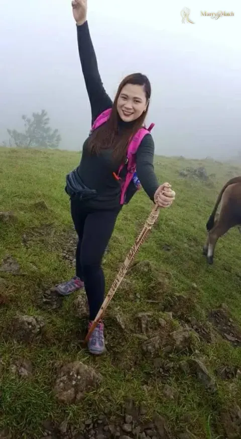 Another photo of Ni Anne