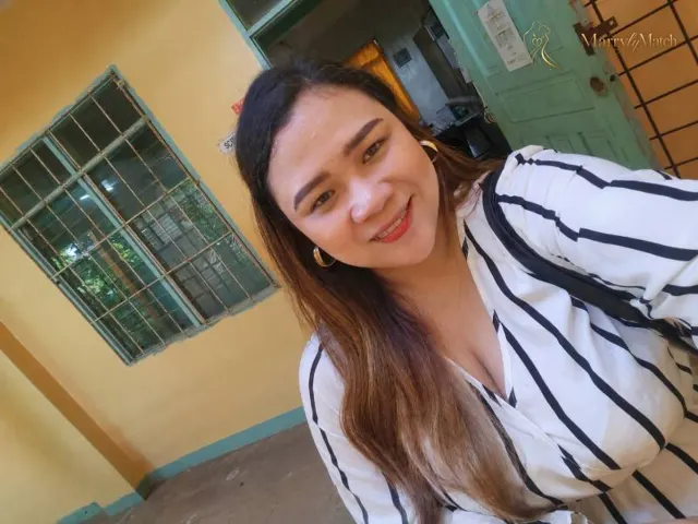 Another photo of Ni Anne