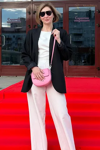 Another photo of YULIYA