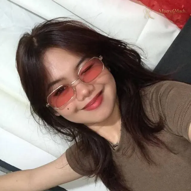Another photo of Kristine