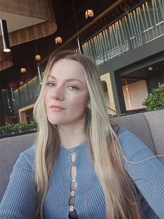 Another photo of ALESYA