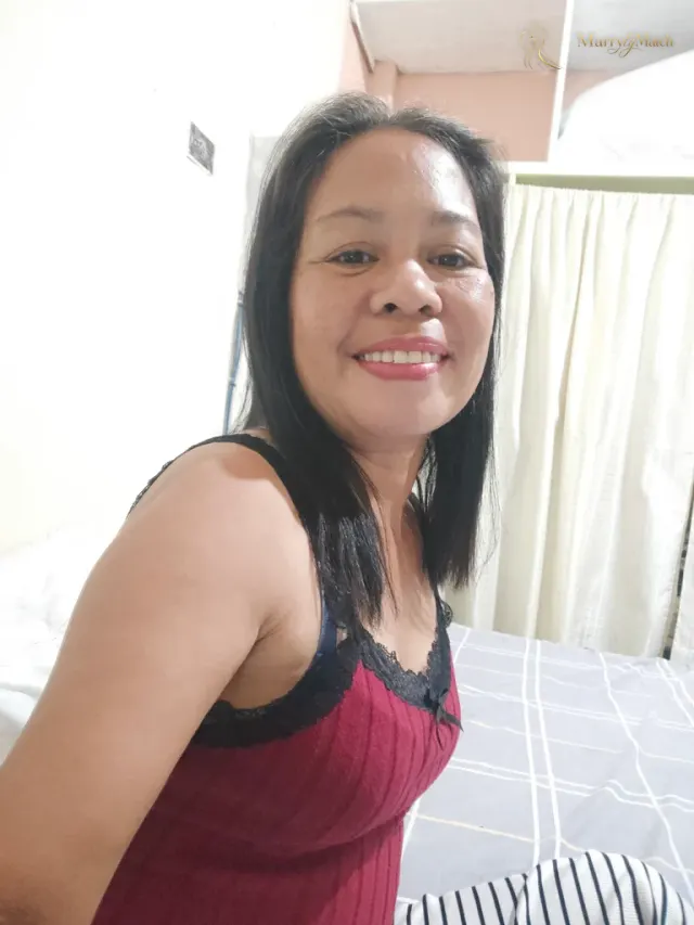 Nora, 49