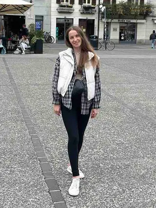 Another photo of ALEKSANDRA
