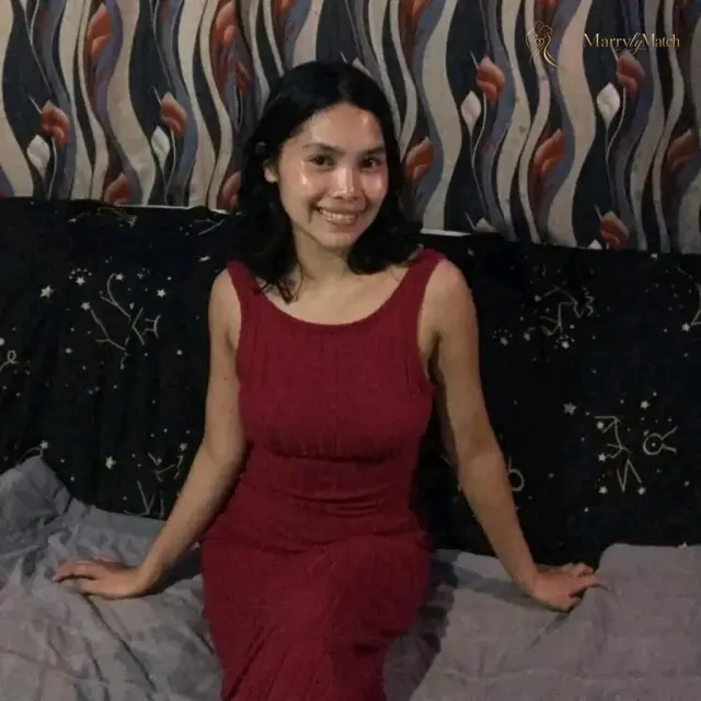 Cassy, 24