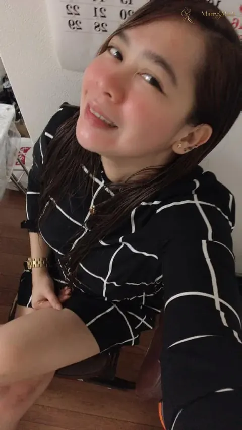 Another photo of April