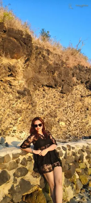 Iza, 27