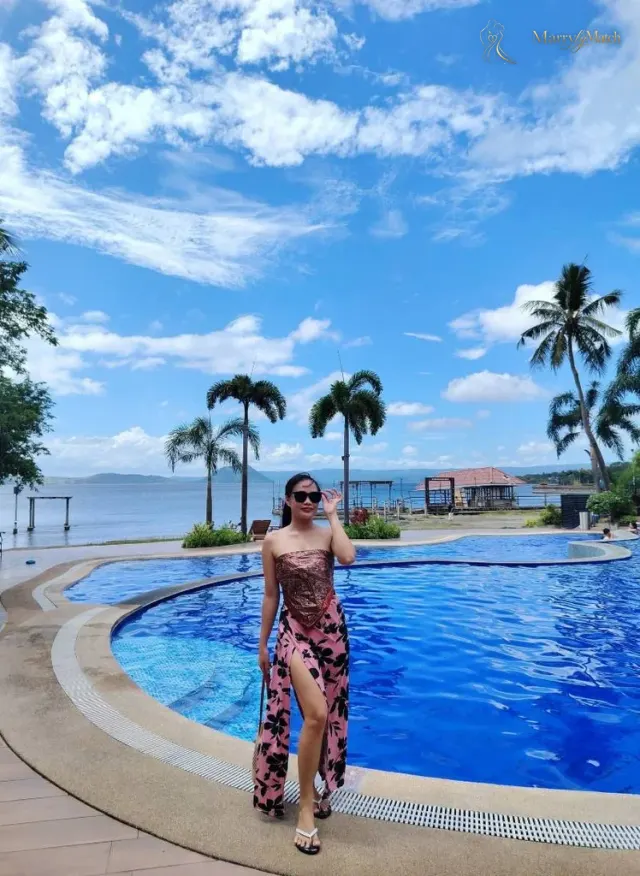 Another photo of Iza