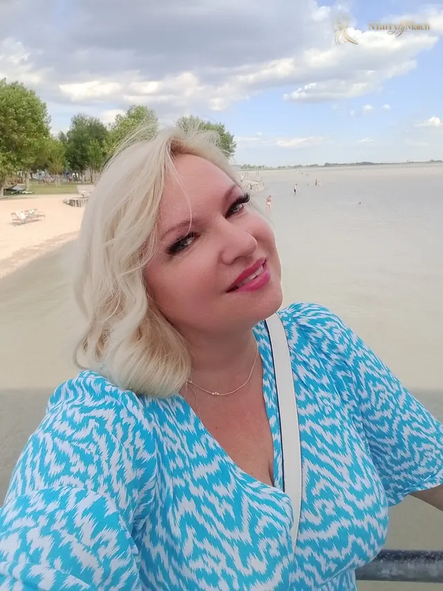 Oksana, 49