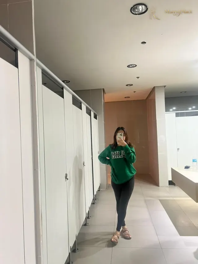 Another photo of rhea